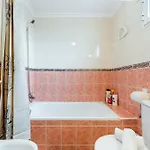 Апартаменти Sunrise Victoria